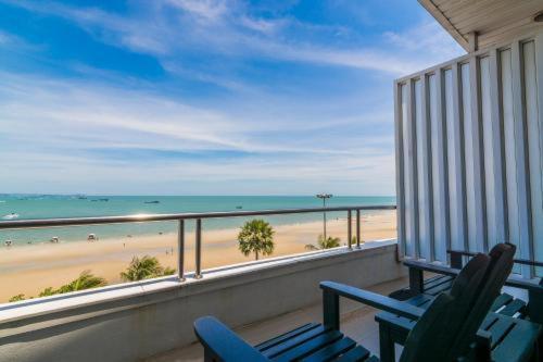 Baboona Beachfront Living Pattaya Eksteriør billede