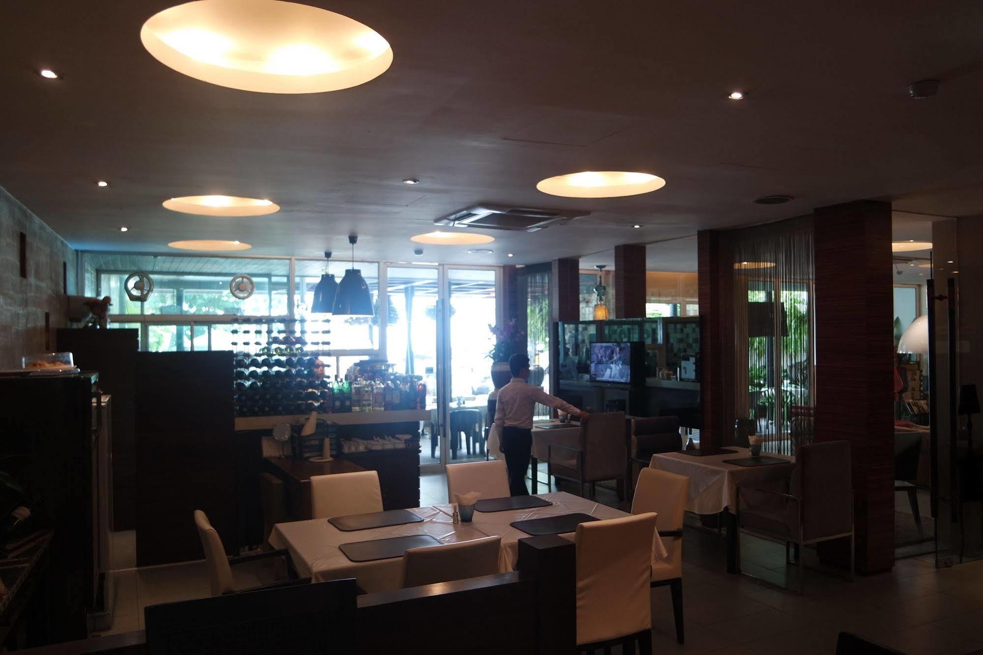 Baboona Beachfront Living Pattaya Eksteriør billede