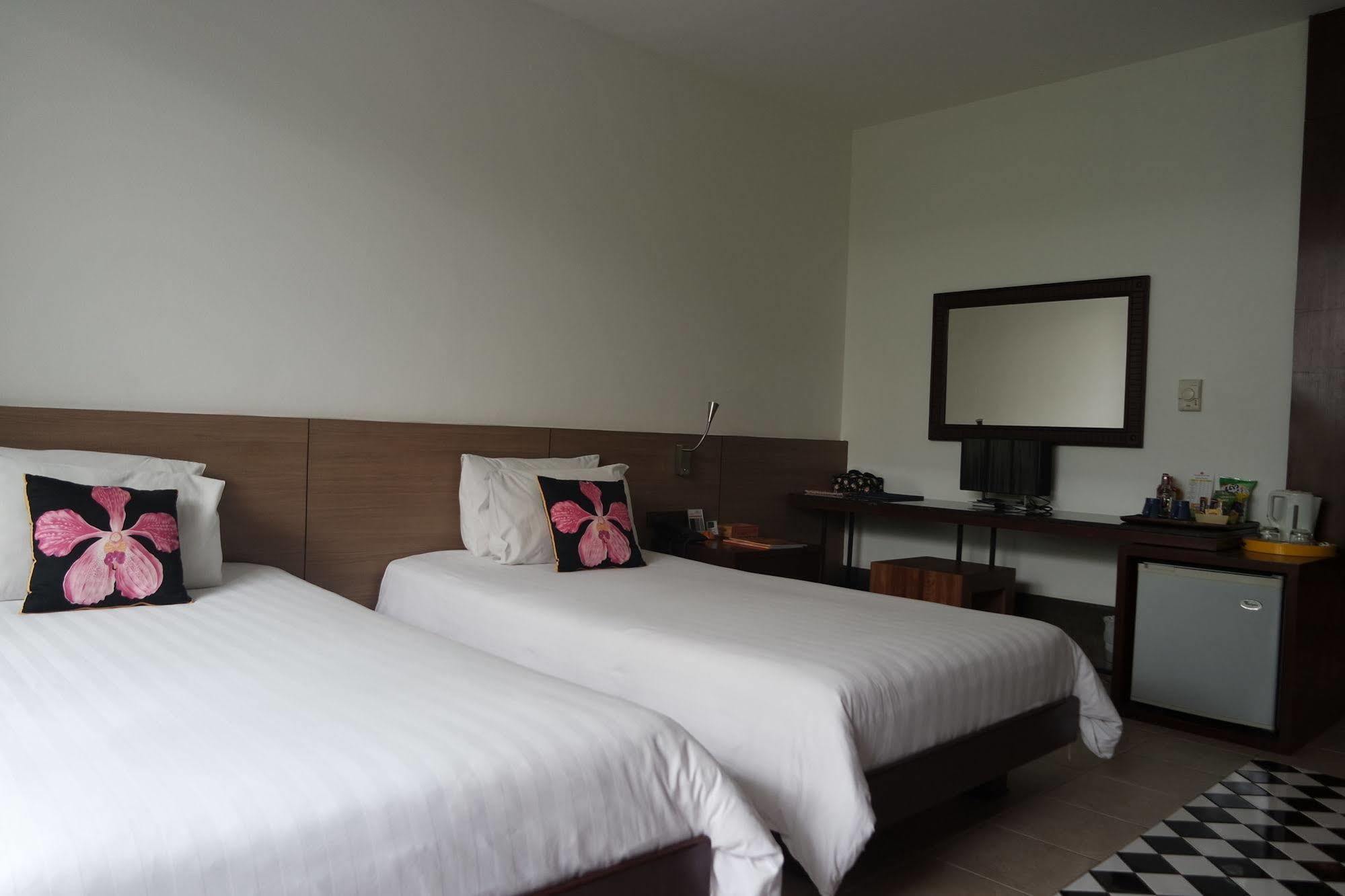 Baboona Beachfront Living Pattaya Eksteriør billede